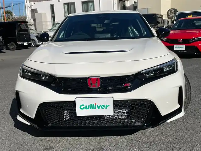 ホンダ シビック タイプR レーシングブラックPKG 神奈川県 2025(令7)年 0.1千km チャンピオンシップホワイト 純正メモリーナビ・地デジTV/バックモニター/ビルトインETC2.0/純正USB/BT再生/ワイヤレス充電/純正19インチAW/ブレンボブレーキ/LEDヘッドライト/ホンダセンシング/レーダークルーズコントロール/衝突軽減ブレーキ/LKA/BSM/コーナーセンサー/プッシュスタート/スマートキー×2/保証書・取説あり