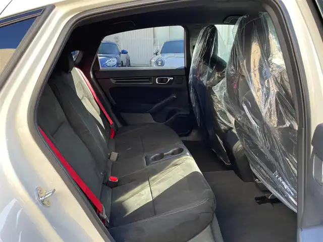 ホンダ シビック タイプR レーシングブラックPKG 神奈川県 2025(令7)年 0.1千km チャンピオンシップホワイト 純正メモリーナビ・地デジTV/バックモニター/ビルトインETC2.0/純正USB/BT再生/ワイヤレス充電/純正19インチAW/ブレンボブレーキ/LEDヘッドライト/ホンダセンシング/レーダークルーズコントロール/衝突軽減ブレーキ/LKA/BSM/コーナーセンサー/プッシュスタート/スマートキー×2/保証書・取説あり