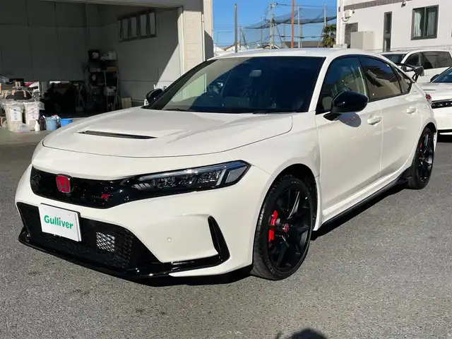 ホンダ シビック タイプR レーシングブラックPKG 神奈川県 2025(令7)年 0.1千km チャンピオンシップホワイト 純正メモリーナビ・地デジTV/バックモニター/ビルトインETC2.0/純正USB/BT再生/ワイヤレス充電/純正19インチAW/ブレンボブレーキ/LEDヘッドライト/ホンダセンシング/レーダークルーズコントロール/衝突軽減ブレーキ/LKA/BSM/コーナーセンサー/プッシュスタート/スマートキー×2/保証書・取説あり