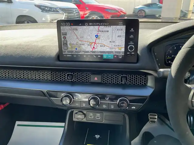 ホンダ シビック タイプR レーシングブラックPKG 神奈川県 2025(令7)年 0.1千km チャンピオンシップホワイト 純正メモリーナビ・地デジTV/バックモニター/ビルトインETC2.0/純正USB/BT再生/ワイヤレス充電/純正19インチAW/ブレンボブレーキ/LEDヘッドライト/ホンダセンシング/レーダークルーズコントロール/衝突軽減ブレーキ/LKA/BSM/コーナーセンサー/プッシュスタート/スマートキー×2/保証書・取説あり