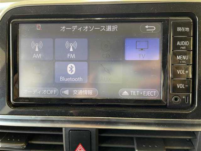 トヨタ シエンタ G クエロ 静岡県 2017(平29)年 12.4万km ホワイトパールクリスタルシャイン (株)IDOMが運営する【じしゃロン浜松店】の自社ローン専用車両になりますこちらは現金またはオートローンご利用時の価格です。自社ローンご希望の方は別途その旨お申付け下さい/プッシュスタート/アイドリングストップ/スマートキー/Bluetooth接続/ETC/バックカメラ/純正SDナビ/純正フロアマット/ハーフレザーシート/両側パワースライドドア/オートライト/LEDヘッドライト