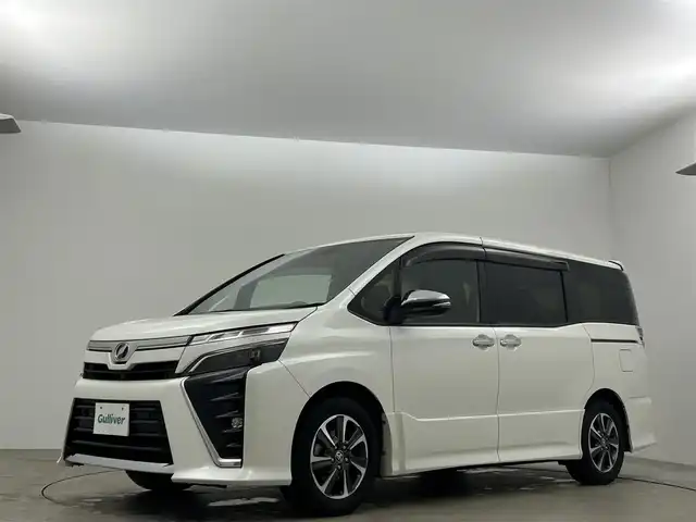 トヨタ ヴォクシー ZS 煌Ⅱ 岡山県 2019(平31)年 5.2万km ホワイトパールクリスタルシャイン ビックＸ１１インチナビ　１２．８インチ後席モニター　衝突軽減ブレーキ　両側パワースライドドア　ビルトインＥＴＣ　バックカメラ　クルーズコントロール　コーナーセンサー　ドライブレコーダー　ＬＥＤライト