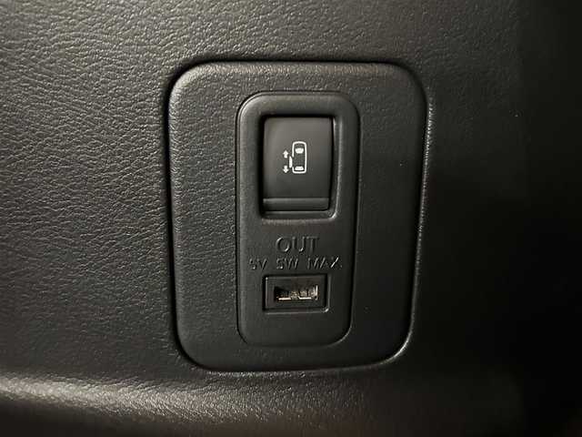 日産 セレナ e－パワー ハイウェイスター V 福岡県 2020(令2)年 7.9万km ダークメタルグレー 360°セーフティアシスト/・プロパイロット/・インテリジェントエマージェンシーブレーキ/・踏み間違い衝突防止アシスト/・インテリジェントLI +LDW/・インテリジェントBSI +BSW/・RCTA/・標識認識機能/・レーダークルーズコントロール/・ハイビームアシスト/・ブラインドスポットモニター/純正フリップダウンモニター /純正10インチSDナビ/・フルセグTV/・CD/DVD/Blue-ray/・BT/USB/iPod/SD/・AM.FM/アラウンドビューモニター/ハンズフリー両側電動スライドドア/パーキングアシスト/ビルトインETC/純正ドライブレコーダー/快適パッケージ/革巻きステアリング/ステアリングスイッチ/電子パーキングブレーキ/オートホールド/プッシュスタート/スマートキー/LEDヘッドライト/フォグランプ/オートライト/純正15インチAW/フロアマット/横滑り防止システム/電動格納ウィンカーミラー