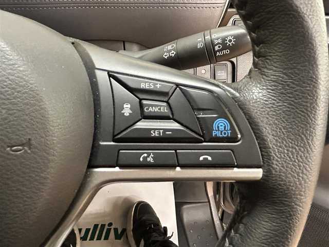 日産 セレナ e－パワー ハイウェイスター V 福岡県 2020(令2)年 7.9万km ダークメタルグレー 360°セーフティアシスト/・プロパイロット/・インテリジェントエマージェンシーブレーキ/・踏み間違い衝突防止アシスト/・インテリジェントLI +LDW/・インテリジェントBSI +BSW/・RCTA/・標識認識機能/・レーダークルーズコントロール/・ハイビームアシスト/・ブラインドスポットモニター/純正フリップダウンモニター /純正10インチSDナビ/・フルセグTV/・CD/DVD/Blue-ray/・BT/USB/iPod/SD/・AM.FM/アラウンドビューモニター/ハンズフリー両側電動スライドドア/パーキングアシスト/ビルトインETC/純正ドライブレコーダー/快適パッケージ/革巻きステアリング/ステアリングスイッチ/電子パーキングブレーキ/オートホールド/プッシュスタート/スマートキー/LEDヘッドライト/フォグランプ/オートライト/純正15インチAW/フロアマット/横滑り防止システム/電動格納ウィンカーミラー
