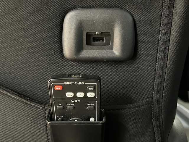 日産 セレナ e－パワー ハイウェイスター V 福岡県 2020(令2)年 7.9万km ダークメタルグレー 360°セーフティアシスト/・プロパイロット/・インテリジェントエマージェンシーブレーキ/・踏み間違い衝突防止アシスト/・インテリジェントLI +LDW/・インテリジェントBSI +BSW/・RCTA/・標識認識機能/・レーダークルーズコントロール/・ハイビームアシスト/・ブラインドスポットモニター/純正フリップダウンモニター /純正10インチSDナビ/・フルセグTV/・CD/DVD/Blue-ray/・BT/USB/iPod/SD/・AM.FM/アラウンドビューモニター/ハンズフリー両側電動スライドドア/パーキングアシスト/ビルトインETC/純正ドライブレコーダー/快適パッケージ/革巻きステアリング/ステアリングスイッチ/電子パーキングブレーキ/オートホールド/プッシュスタート/スマートキー/LEDヘッドライト/フォグランプ/オートライト/純正15インチAW/フロアマット/横滑り防止システム/電動格納ウィンカーミラー