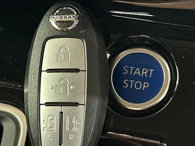 日産 セレナ e－パワー ハイウェイスター V 福岡県 2020(令2)年 7.9万km ダークメタルグレー 360°セーフティアシスト/・プロパイロット/・インテリジェントエマージェンシーブレーキ/・踏み間違い衝突防止アシスト/・インテリジェントLI +LDW/・インテリジェントBSI +BSW/・RCTA/・標識認識機能/・レーダークルーズコントロール/・ハイビームアシスト/・ブラインドスポットモニター/純正フリップダウンモニター /純正10インチSDナビ/・フルセグTV/・CD/DVD/Blue-ray/・BT/USB/iPod/SD/・AM.FM/アラウンドビューモニター/ハンズフリー両側電動スライドドア/パーキングアシスト/ビルトインETC/純正ドライブレコーダー/快適パッケージ/革巻きステアリング/ステアリングスイッチ/電子パーキングブレーキ/オートホールド/プッシュスタート/スマートキー/LEDヘッドライト/フォグランプ/オートライト/純正15インチAW/フロアマット/横滑り防止システム/電動格納ウィンカーミラー