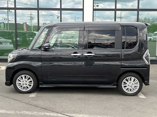 ダイハツ タント カスタム RS トップED SA Ⅲ 道東・釧路十勝 2018(平30)年 4.1万km ブラックマイカメタリック ・４WD/・社外SDメモリナビ/（AM・FM・CD・DVD・BT・SD・iPod）/・バックカメラ/・両側パワースライドドア/・社外ETC/・ステアリングスイッチ/・ハーフレザーシート/・シートヒーター（運転席）/・オートマチックハイビーム/・オートライト/・LEDヘッドライト/・フォグライト/・アイドリングストップ/・横滑り防止装置/・純正フロアマット/・スマートキー/・プッシュスタート/・電動格納ミラー/・ドアバイザー/・純正アルミホイール付夏タイヤ積み込み/（165/55/15　１８年製　４分山）