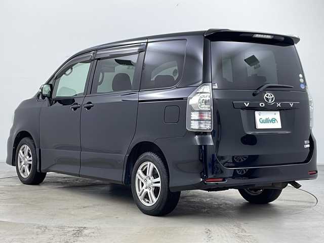 トヨタ ヴォクシー ZS 道央・札幌 2010(平22)年 7.3万km ブラック ・純正ナビTV&CD&DVD&BT&SD/・寒冷地仕様/・バックカメラ/・純正フリップダウンモニター/・パドルシフト/・ステアリングスイッチ/・両側パワースライドドア/・フロントワイパーデアイサー/・社外フロアマット/・社外エンジンスターター/・オートライト/・HIDヘッドライト/・ビルトインETC/・純正AW付サマータイヤ積込/・スマートキー/・スペアキー