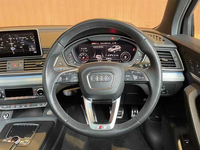 アウディ Ｑ５ 40TDIクワトロ 愛知県 2019(令1)年 2.3万km グレイシアホワイトメタリック パノラマSR /マトリクス アシスタンス /S line　パッケージ/アルカンターラ・レザーシート/純正ブラック19インチAW/ステアリングホイールエンブレム/純正ナビ /フルセグTV /360度カメラ /アシスタンスパッケージ /ブラインドスポット/パノラマサンルーフ /レーンキープ /マトリクスLED /バーチャルコックピット /赤キャリパー