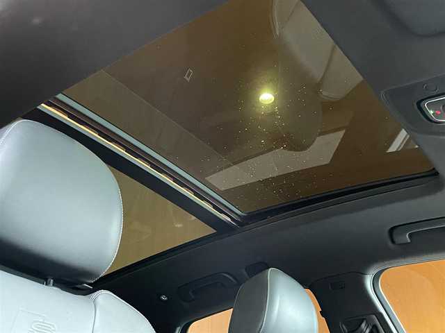 アウディ Ｑ５ 40TDIクワトロ 愛知県 2019(令1)年 2.3万km グレイシアホワイトメタリック パノラマSR /マトリクス アシスタンス /S line　パッケージ/アルカンターラ・レザーシート/純正ブラック19インチAW/ステアリングホイールエンブレム/純正ナビ /フルセグTV /360度カメラ /アシスタンスパッケージ /ブラインドスポット/パノラマサンルーフ /レーンキープ /マトリクスLED /バーチャルコックピット /赤キャリパー
