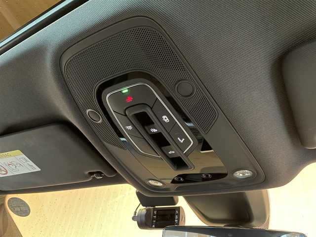 アウディ Ｑ５ 40TDIクワトロ 愛知県 2019(令1)年 2.3万km グレイシアホワイトメタリック パノラマSR /マトリクス アシスタンス /S line　パッケージ/アルカンターラ・レザーシート/純正ブラック19インチAW/ステアリングホイールエンブレム/純正ナビ /フルセグTV /360度カメラ /アシスタンスパッケージ /ブラインドスポット/パノラマサンルーフ /レーンキープ /マトリクスLED /バーチャルコックピット /赤キャリパー