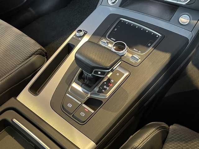 アウディ Ｑ５ 40TDIクワトロ 愛知県 2019(令1)年 2.3万km グレイシアホワイトメタリック パノラマSR /マトリクス アシスタンス /S line　パッケージ/アルカンターラ・レザーシート/純正ブラック19インチAW/ステアリングホイールエンブレム/純正ナビ /フルセグTV /360度カメラ /アシスタンスパッケージ /ブラインドスポット/パノラマサンルーフ /レーンキープ /マトリクスLED /バーチャルコックピット /赤キャリパー