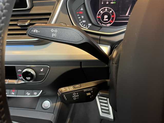 アウディ Ｑ５ 40TDIクワトロ 愛知県 2019(令1)年 2.3万km グレイシアホワイトメタリック パノラマSR /マトリクス アシスタンス /S line　パッケージ/アルカンターラ・レザーシート/純正ブラック19インチAW/ステアリングホイールエンブレム/純正ナビ /フルセグTV /360度カメラ /アシスタンスパッケージ /ブラインドスポット/パノラマサンルーフ /レーンキープ /マトリクスLED /バーチャルコックピット /赤キャリパー