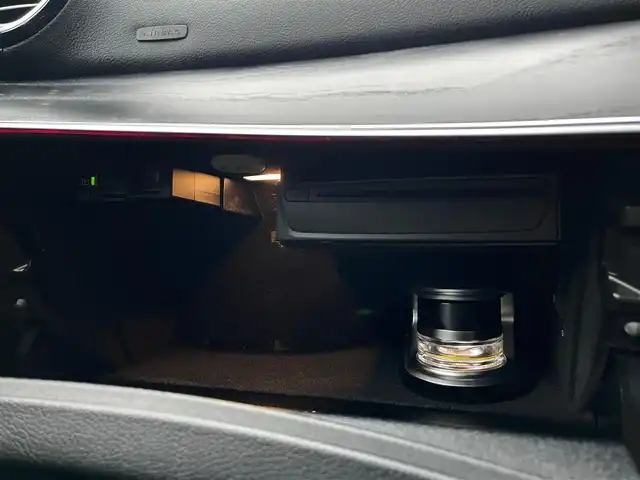 メルセデス・ベンツ Ｅ２２０ｄ アバンギャルド AMGライン 山梨県 2020(令2)年 2.2万km パール 後期 /レザーEXCP /SR /黒革 /HUD /Pアトマイザ/純正ＨＤＤナビ/フルセグ/全周囲カメラ/マルチＢＬＥＤ/アダプティブＬ/Ａハイビーム/マルチアンビエントライト/ブルメスター/Ｐシート/全席シートＨ/インテリジェントＳ/ＡＣＣ/保証書/記録簿