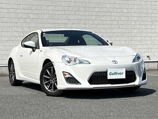 トヨタ ８６ G 茨城県 2014(平26)年 4.2万km クリスタルホワイトパール 純正SDナビ＆地デジTV【NSZN-W64T】/(地デジTV・CD・DVD・BT・ラジオ再生)/社外ドライブレコーダー（フロント）/純正ETC/バックカメラ/純正16inアルミホイール/純正フロアマット/カーテンシールドエアバック/イモビライザー