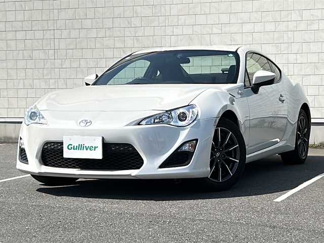 トヨタ ８６ G 茨城県 2014(平26)年 4.2万km クリスタルホワイトパール 純正SDナビ＆地デジTV【NSZN-W64T】/(地デジTV・CD・DVD・BT・ラジオ再生)/社外ドライブレコーダー（フロント）/純正ETC/バックカメラ/純正16inアルミホイール/純正フロアマット/カーテンシールドエアバック/イモビライザー