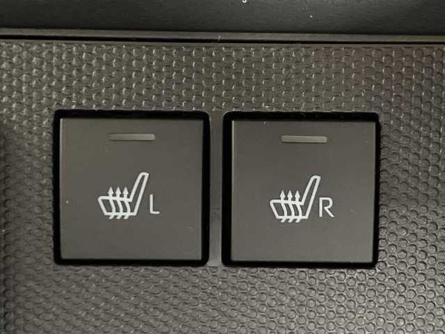 ダイハツ タフト G ダーククロムベンチャー 神奈川県 2025(令7)年 0.1千km シャイニングホワイトパール 届出済未使用車/登録時走行8km/ガラスルーフ/シートヒーター前席/アイドリングストップ/スマートアシスト/衝突警報機能/衝突回避支援ブレーキ機能/ブレーキ制御付誤発進抑制機能/車線逸脱警報機能/路外逸脱警報機能/ふらつき警報/先行車発進お知らせ機能/標識認識機能/全車速追従機能付オートクルーズコントロール/レーンキープコントロール/オートハイビーム/アダプティブドライビングビーム/電動パーキングブレーキ/オートブレーキホールド/LEDヘッドライト/フォグライト