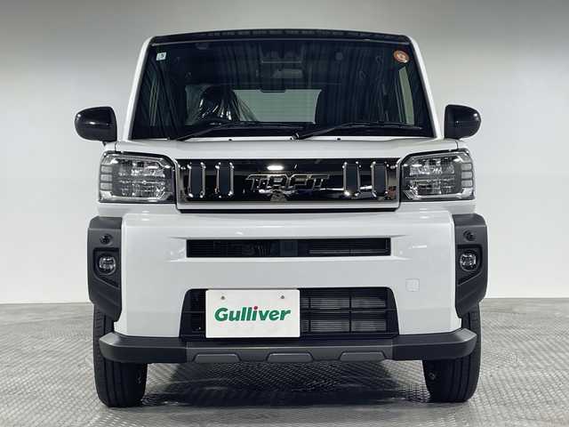 ダイハツ タフト G ダーククロムベンチャー 神奈川県 2025(令7)年 0.1千km シャイニングホワイトパール 届出済未使用車/登録時走行8km/ガラスルーフ/シートヒーター前席/アイドリングストップ/スマートアシスト/衝突警報機能/衝突回避支援ブレーキ機能/ブレーキ制御付誤発進抑制機能/車線逸脱警報機能/路外逸脱警報機能/ふらつき警報/先行車発進お知らせ機能/標識認識機能/全車速追従機能付オートクルーズコントロール/レーンキープコントロール/オートハイビーム/アダプティブドライビングビーム/電動パーキングブレーキ/オートブレーキホールド/LEDヘッドライト/フォグライト