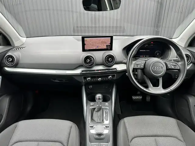 アウディ Ｑ２ 35TDIスポーツ 福島県 2020(令2)年 4.4万km ナノグレー/フロレットシルバーM ACC/レーンキープ/ブラインドスポット /バーチャルコックピット/純正ナビ/AppleCarPlay/バックカメラ/フルセグTV/ETC/シートヒーター /LEDヘッドライト/電動リアゲート/オートホールド /コーナーセンサー /レインセンサー /ドライブセレクト/純正17インチAW /取扱説明書/保証書