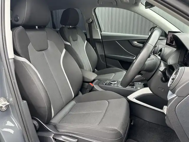 アウディ Ｑ２ 35TDIスポーツ 福島県 2020(令2)年 4.4万km ナノグレー/フロレットシルバーM ACC/レーンキープ/ブラインドスポット /バーチャルコックピット/純正ナビ/AppleCarPlay/バックカメラ/フルセグTV/ETC/シートヒーター /LEDヘッドライト/電動リアゲート/オートホールド /コーナーセンサー /レインセンサー /ドライブセレクト/純正17インチAW /取扱説明書/保証書