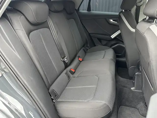 アウディ Ｑ２ 35TDIスポーツ 福島県 2020(令2)年 4.4万km ナノグレー/フロレットシルバーM ACC/レーンキープ/ブラインドスポット /バーチャルコックピット/純正ナビ/AppleCarPlay/バックカメラ/フルセグTV/ETC/シートヒーター /LEDヘッドライト/電動リアゲート/オートホールド /コーナーセンサー /レインセンサー /ドライブセレクト/純正17インチAW /取扱説明書/保証書
