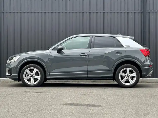 アウディ Ｑ２ 35TDIスポーツ 福島県 2020(令2)年 4.4万km ナノグレー/フロレットシルバーM ACC/レーンキープ/ブラインドスポット /バーチャルコックピット/純正ナビ/AppleCarPlay/バックカメラ/フルセグTV/ETC/シートヒーター /LEDヘッドライト/電動リアゲート/オートホールド /コーナーセンサー /レインセンサー /ドライブセレクト/純正17インチAW /取扱説明書/保証書