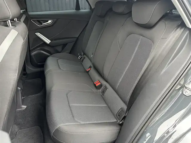 アウディ Ｑ２ 35TDIスポーツ 福島県 2020(令2)年 4.4万km ナノグレー/フロレットシルバーM ACC/レーンキープ/ブラインドスポット /バーチャルコックピット/純正ナビ/AppleCarPlay/バックカメラ/フルセグTV/ETC/シートヒーター /LEDヘッドライト/電動リアゲート/オートホールド /コーナーセンサー /レインセンサー /ドライブセレクト/純正17インチAW /取扱説明書/保証書