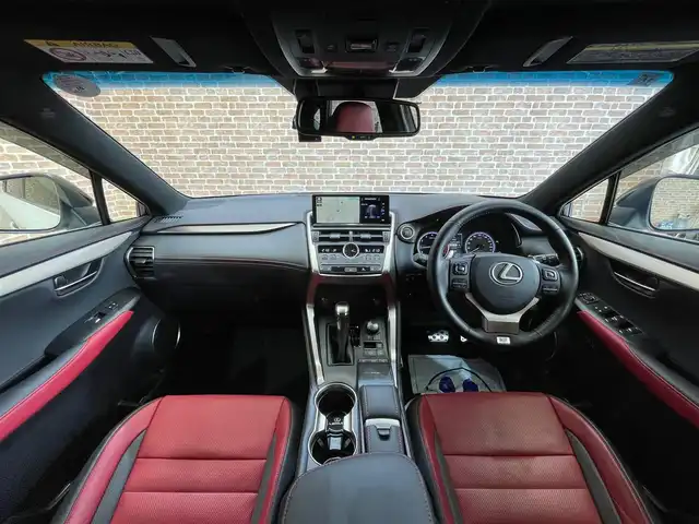 レクサス ＮＸ 300 Fスポーツ 岩手県 2017(平29)年 2.6万km ホワイトノーヴァガラスフレーク ４WD/ターボ/サンルーフ/ルーフレール/寒冷地仕様/本革シート/RAYSホムラ20インチアルミホイール/パワーバックドア/プリクラッシュセーフティ/レーダークルーズコントロール/レーンアシスト/三眼フルLEDヘッドランプ/オートマチックハイビーム/パワーシート/シートヒーター/シートベンチレーション/ステアリングヒーター/クリアランスソナー/パドルシフト/横滑り防止装置/ブラインドスポットモニター/純正ナビ/フルセグTV/バック・サイドカメラ/ETC2.0/ドライブレコーダー/オートブレーキホールド