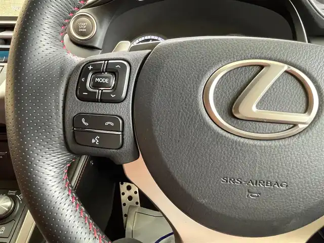 レクサス ＮＸ 300 Fスポーツ 岩手県 2017(平29)年 2.6万km ホワイトノーヴァガラスフレーク ４WD/ターボ/サンルーフ/ルーフレール/寒冷地仕様/本革シート/RAYSホムラ20インチアルミホイール/パワーバックドア/プリクラッシュセーフティ/レーダークルーズコントロール/レーンアシスト/三眼フルLEDヘッドランプ/オートマチックハイビーム/パワーシート/シートヒーター/シートベンチレーション/ステアリングヒーター/クリアランスソナー/パドルシフト/横滑り防止装置/ブラインドスポットモニター/純正ナビ/フルセグTV/バック・サイドカメラ/ETC2.0/ドライブレコーダー/オートブレーキホールド
