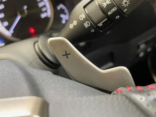 レクサス ＮＸ 300 Fスポーツ 岩手県 2017(平29)年 2.6万km ホワイトノーヴァガラスフレーク ４WD/ターボ/サンルーフ/ルーフレール/寒冷地仕様/本革シート/RAYSホムラ20インチアルミホイール/パワーバックドア/プリクラッシュセーフティ/レーダークルーズコントロール/レーンアシスト/三眼フルLEDヘッドランプ/オートマチックハイビーム/パワーシート/シートヒーター/シートベンチレーション/ステアリングヒーター/クリアランスソナー/パドルシフト/横滑り防止装置/ブラインドスポットモニター/純正ナビ/フルセグTV/バック・サイドカメラ/ETC2.0/ドライブレコーダー/オートブレーキホールド