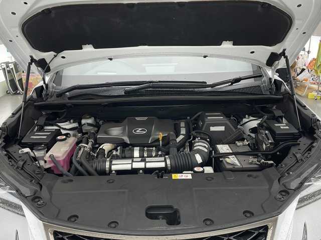 レクサス ＮＸ 300 Fスポーツ 長野県 2017(平29)年 2.6万km ホワイトノーヴァガラスフレーク 4WD/純正メモリナビ&フルセグTV&CD&DVD&USB&BT/アダプティブクルーズコントロール/レーンディパーチャーアラート/プリクラッシュセーフティ/パーキングサポートブレーキ/ブラインドスポットモニター/ヘッドアップディスプレイ/アイドリングストップ/サンルーフ/赤革シート/前席エアシート/前席シートヒーター/前席パワーシート/運転席シートメモリ/ステアリングスイッチ/ステアリングヒーター/パドルシフト/バックカメラ/サイドカメラ/ビルトインETC2.0/LEDヘッドライト/オートライト/フロントフォグランプ/リアフォグランプ/電動格納ミラー/ウィンカーミラー/電動ホールド/オートホールド/RAYS20インチAW装着/純正フロアマット/純正ドアバイザー/プッシュスタート/スマートキー/カードキー1枚/スペアキー1本/取扱説明書/新車保証書