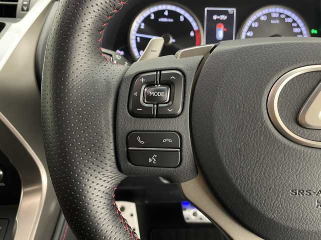 レクサス ＮＸ 300 Fスポーツ 長野県 2017(平29)年 2.6万km ホワイトノーヴァガラスフレーク 4WD/純正メモリナビ&フルセグTV&CD&DVD&USB&BT/アダプティブクルーズコントロール/レーンディパーチャーアラート/プリクラッシュセーフティ/パーキングサポートブレーキ/ブラインドスポットモニター/ヘッドアップディスプレイ/アイドリングストップ/サンルーフ/赤革シート/前席エアシート/前席シートヒーター/前席パワーシート/運転席シートメモリ/ステアリングスイッチ/ステアリングヒーター/パドルシフト/バックカメラ/サイドカメラ/ビルトインETC2.0/LEDヘッドライト/オートライト/フロントフォグランプ/リアフォグランプ/電動格納ミラー/ウィンカーミラー/電動ホールド/オートホールド/RAYS20インチAW装着/純正フロアマット/純正ドアバイザー/プッシュスタート/スマートキー/カードキー1枚/スペアキー1本/取扱説明書/新車保証書