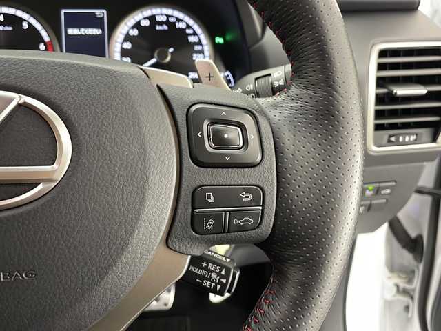 レクサス ＮＸ 300 Fスポーツ 長野県 2017(平29)年 2.6万km ホワイトノーヴァガラスフレーク 4WD/純正メモリナビ&フルセグTV&CD&DVD&USB&BT/アダプティブクルーズコントロール/レーンディパーチャーアラート/プリクラッシュセーフティ/パーキングサポートブレーキ/ブラインドスポットモニター/ヘッドアップディスプレイ/アイドリングストップ/サンルーフ/赤革シート/前席エアシート/前席シートヒーター/前席パワーシート/運転席シートメモリ/ステアリングスイッチ/ステアリングヒーター/パドルシフト/バックカメラ/サイドカメラ/ビルトインETC2.0/LEDヘッドライト/オートライト/フロントフォグランプ/リアフォグランプ/電動格納ミラー/ウィンカーミラー/電動ホールド/オートホールド/RAYS20インチAW装着/純正フロアマット/純正ドアバイザー/プッシュスタート/スマートキー/カードキー1枚/スペアキー1本/取扱説明書/新車保証書