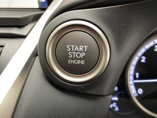 レクサス ＮＸ 300 Fスポーツ 長野県 2017(平29)年 2.6万km ホワイトノーヴァガラスフレーク 4WD/純正メモリナビ&フルセグTV&CD&DVD&USB&BT/アダプティブクルーズコントロール/レーンディパーチャーアラート/プリクラッシュセーフティ/パーキングサポートブレーキ/ブラインドスポットモニター/ヘッドアップディスプレイ/アイドリングストップ/サンルーフ/赤革シート/前席エアシート/前席シートヒーター/前席パワーシート/運転席シートメモリ/ステアリングスイッチ/ステアリングヒーター/パドルシフト/バックカメラ/サイドカメラ/ビルトインETC2.0/LEDヘッドライト/オートライト/フロントフォグランプ/リアフォグランプ/電動格納ミラー/ウィンカーミラー/電動ホールド/オートホールド/RAYS20インチAW装着/純正フロアマット/純正ドアバイザー/プッシュスタート/スマートキー/カードキー1枚/スペアキー1本/取扱説明書/新車保証書