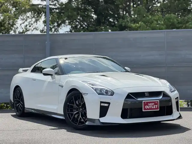 日産 ＧＴ－Ｒ ピュアエディション 三重県 2017(平29)年 2万km ブリリアントホワイトパール nismoスポーツリセッティング/カーウイングスナビゲーションシステム/・8インチワイドディスプレイ/・HDDナビ/・地デジTV/・DVD/CD/・Bluetooth/・USB端子/・ハンズフリーフォン/バックカメラ/クリアランスソナー /ブラック革/パールスエードコンビシート/前席パワーシート/KENWOOD前後ドライブレコーダー(DRV-MR745)/クルーズコントロール/ビルトインETC/純正20インチRAYS製5本Y字スポークブラック塗装アルミホイール/ダンプトロニック(BILSTEIN製電子制御可変ダンパー)/brembo製フロント6ポッド/リア4ポッドイエロー塗装ブレーキキャリパー/ドリルドブレーキローター/LEDヘッドライト/・オートライト/リアフォグランプ/プッシュエンジンスタート/インテリジェントキー×2/新車時保証書/ナビ取扱説明書/車両取扱説明書