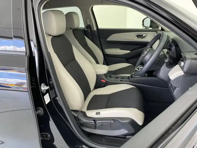 ホンダ ヴェゼル ハイブリッド e:HEV Z 広島県 2024(令6)年 0.4万km クリスタルブラックパール ホンダコネクトディスプレイ/・ナビゲーション/・フルセグ/・AppleCarplay/・AndroidAuto/・Bluetooth/バックカメラ/ビルトインETC2.0/ハンズフリーアクセスパワーテールゲート/ワイヤレス充電/ホンダセンシング/・衝突軽減ブレーキ/・レーンキープアシスト/・アダプティブクルーズコントロール/・ブラインドスポットインフォメーション/・後退出庫サポート/・シートヒーター/・オートライト/・プッシュスタート