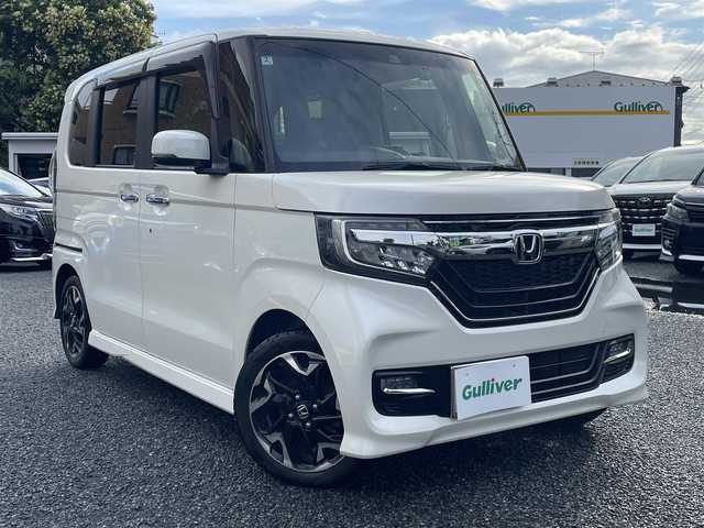 ホンダ Ｎ ＢＯＸ 埼玉県 2018(平30)年 4.6万km プレミアムホワイトパールⅡ ハーフレザーシート/純正ＳＤナビ＆フルセグＴＶ/（ＤＶＤ＆ＣＤ＆ＭＳＶ＆ＵＳＢ＆ＢＴ）/バックカメラ/ビルトインＥＴＣ/ドライブレコーダー/衝突軽減ブレーキ/先行車発進お知らせ機能/路外逸脱抑制機能/標識認識機能/アダプティブクルーズコントロール/革巻ステアリング/ステアリングリモコン/両側パワースライドドア/コーナーセンサー/純正エアロ/純正１５inアルミホイール/オートライト/ＬＥＤライト/ＬＥＤフォグランプ/ウィンカーミラー/電動格納ミラー/スマートキー/プッシュスタート/Ｗ＆サイド＆カーテンエアバッグ/横滑り防止装置/ＡＢＳ/ドアバイザー/フロアマット/新車保証書/取扱説明書/スマートスペアキー有