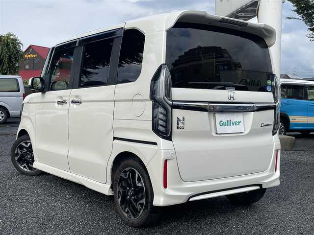 ホンダ Ｎ ＢＯＸ 埼玉県 2018(平30)年 4.6万km プレミアムホワイトパールⅡ ハーフレザーシート/純正ＳＤナビ＆フルセグＴＶ/（ＤＶＤ＆ＣＤ＆ＭＳＶ＆ＵＳＢ＆ＢＴ）/バックカメラ/ビルトインＥＴＣ/ドライブレコーダー/衝突軽減ブレーキ/先行車発進お知らせ機能/路外逸脱抑制機能/標識認識機能/アダプティブクルーズコントロール/革巻ステアリング/ステアリングリモコン/両側パワースライドドア/コーナーセンサー/純正エアロ/純正１５inアルミホイール/オートライト/ＬＥＤライト/ＬＥＤフォグランプ/ウィンカーミラー/電動格納ミラー/スマートキー/プッシュスタート/Ｗ＆サイド＆カーテンエアバッグ/横滑り防止装置/ＡＢＳ/ドアバイザー/フロアマット/新車保証書/取扱説明書/スマートスペアキー有