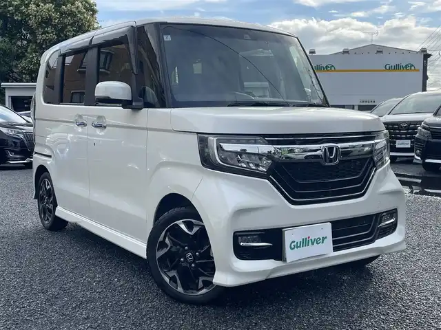 ホンダ Ｎ ＢＯＸ 埼玉県 2018(平30)年 4.6万km プレミアムホワイトパールⅡ ハーフレザーシート/純正ＳＤナビ＆フルセグＴＶ/（ＤＶＤ＆ＣＤ＆ＭＳＶ＆ＵＳＢ＆ＢＴ）/バックカメラ/ビルトインＥＴＣ/ドライブレコーダー/衝突軽減ブレーキ/先行車発進お知らせ機能/路外逸脱抑制機能/標識認識機能/アダプティブクルーズコントロール/革巻ステアリング/ステアリングリモコン/両側パワースライドドア/コーナーセンサー/純正エアロ/純正１５inアルミホイール/オートライト/ＬＥＤライト/ＬＥＤフォグランプ/ウィンカーミラー/電動格納ミラー/スマートキー/プッシュスタート/Ｗ＆サイド＆カーテンエアバッグ/横滑り防止装置/ＡＢＳ/ドアバイザー/フロアマット/新車保証書/取扱説明書/スマートスペアキー有