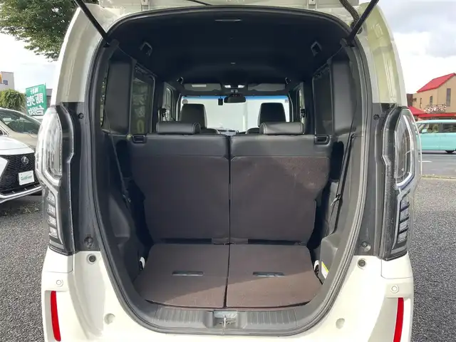 ホンダ Ｎ ＢＯＸ 埼玉県 2018(平30)年 4.6万km プレミアムホワイトパールⅡ ハーフレザーシート/純正ＳＤナビ＆フルセグＴＶ/（ＤＶＤ＆ＣＤ＆ＭＳＶ＆ＵＳＢ＆ＢＴ）/バックカメラ/ビルトインＥＴＣ/ドライブレコーダー/衝突軽減ブレーキ/先行車発進お知らせ機能/路外逸脱抑制機能/標識認識機能/アダプティブクルーズコントロール/革巻ステアリング/ステアリングリモコン/両側パワースライドドア/コーナーセンサー/純正エアロ/純正１５inアルミホイール/オートライト/ＬＥＤライト/ＬＥＤフォグランプ/ウィンカーミラー/電動格納ミラー/スマートキー/プッシュスタート/Ｗ＆サイド＆カーテンエアバッグ/横滑り防止装置/ＡＢＳ/ドアバイザー/フロアマット/新車保証書/取扱説明書/スマートスペアキー有