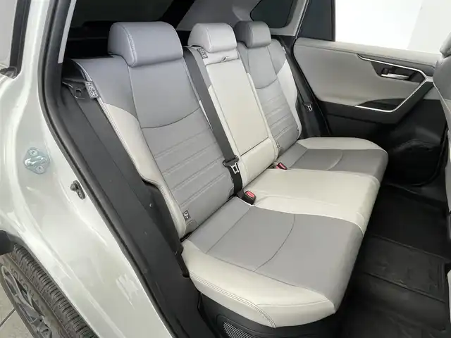 トヨタ ＲＡＶ４ ハイブリッドG 群馬県 2020(令2)年 5.1万km ホワイトパールクリスタルシャイン ＴＲＤエアロ　純正９インチナビ　パノラマルーフ　バックカメラ　レーダークルーズコントロール　レーンキープアシスト　プリクラッシュセーフティ　パワーバックドア　シートヒーター　前後ドラレコ　禁煙車