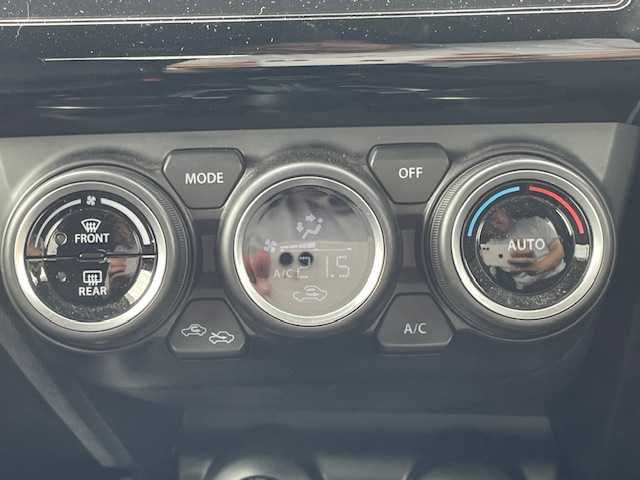 スズキ スイフト HYBRID RS 静岡県 2017(平29)年 1万km ピュアホワイトP ●ワンオーナー/●純正メモリーナビ/（フルセグ/CD/DVD/USB/Bluetooth）/●全方位カメラ/●運転席シートヒータ/●レーダークルーズコントロール/●衝突軽減システム/●レーンキープアシスト/●LED/●オートライト/●フォグランプ/●革巻きステアリング/●ステアリングスイッチ/●パドルシフト/●ETC/●横滑り防止装置/●アイドリングストップ/●電動格納ウィンカーミラー/●トノカバー/●純正フロアマット/●ドアバイザー/●ISOFIX/●純正16インチアルミホイール/●プッシュスタート/●スマートキー/●スペアキー×1/●W＋サイド＋カーテンSRS＋ABS/●保証書/●取扱説明書