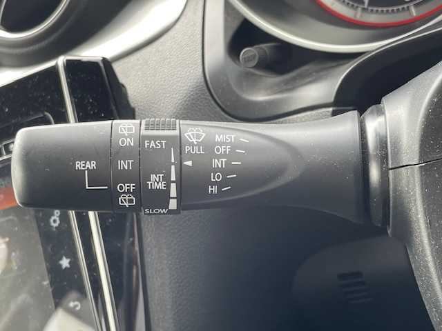 スズキ スイフト HYBRID RS 静岡県 2017(平29)年 1万km ピュアホワイトP ●ワンオーナー/●純正メモリーナビ/（フルセグ/CD/DVD/USB/Bluetooth）/●全方位カメラ/●運転席シートヒータ/●レーダークルーズコントロール/●衝突軽減システム/●レーンキープアシスト/●LED/●オートライト/●フォグランプ/●革巻きステアリング/●ステアリングスイッチ/●パドルシフト/●ETC/●横滑り防止装置/●アイドリングストップ/●電動格納ウィンカーミラー/●トノカバー/●純正フロアマット/●ドアバイザー/●ISOFIX/●純正16インチアルミホイール/●プッシュスタート/●スマートキー/●スペアキー×1/●W＋サイド＋カーテンSRS＋ABS/●保証書/●取扱説明書