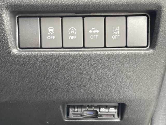 スズキ スイフト HYBRID RS 静岡県 2017(平29)年 1万km ピュアホワイトP ●ワンオーナー/●純正メモリーナビ/（フルセグ/CD/DVD/USB/Bluetooth）/●全方位カメラ/●運転席シートヒータ/●レーダークルーズコントロール/●衝突軽減システム/●レーンキープアシスト/●LED/●オートライト/●フォグランプ/●革巻きステアリング/●ステアリングスイッチ/●パドルシフト/●ETC/●横滑り防止装置/●アイドリングストップ/●電動格納ウィンカーミラー/●トノカバー/●純正フロアマット/●ドアバイザー/●ISOFIX/●純正16インチアルミホイール/●プッシュスタート/●スマートキー/●スペアキー×1/●W＋サイド＋カーテンSRS＋ABS/●保証書/●取扱説明書