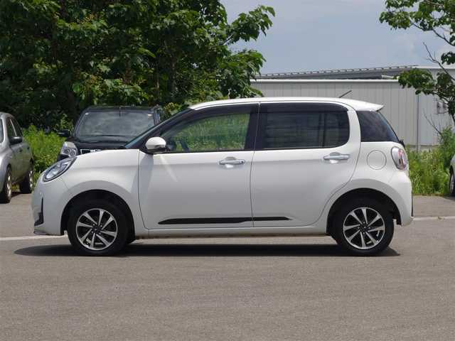 トヨタ パッソ モーダ 山形県 2019(令1)年 4万km パールホワイトⅢ 4WD/モデリスタエアロ/モデリスタメッキガーニッシュ/衝突被害軽減システム/SDナビ/　　【CD DVD フルセグ USB】/LEDオートヘッドライト/シートヒーター/モデリスタ14インチアルミホイール/コーナーセンサー/アイドリングストップ/ステアリングスイッチ/電動格納ウィンカーミラー/フォグランプ/フロアマット/ドアバイザ―/スマートキー