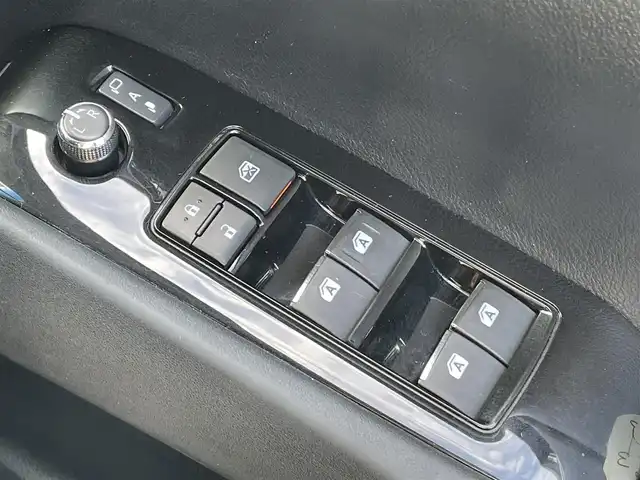 トヨタ ヴェルファイア Z Aエディション ゴールデンアイズ 岡山県 2016(平28)年 8.6万km ブラック モデリスタフルエアロ　純正１０型ナビ　純正１２．１型後席モニター　バックカメラ　ETC　両側電動スライドドア　電動リアゲート　ウッドコンビステアリング　クルーズコントロール　ＬＥＤ フォグ 禁煙車