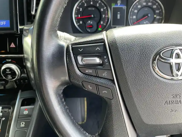 トヨタ ヴェルファイア Z Aエディション ゴールデンアイズ 岡山県 2016(平28)年 8.6万km ブラック モデリスタフルエアロ　純正１０型ナビ　純正１２．１型後席モニター　バックカメラ　ETC　両側電動スライドドア　電動リアゲート　ウッドコンビステアリング　クルーズコントロール　ＬＥＤ フォグ 禁煙車