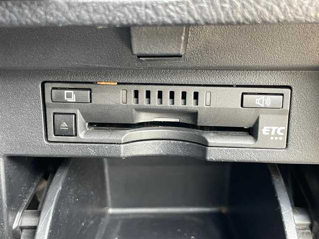 トヨタ アルファード S タイプゴールド 大阪府 2020(令2)年 5.9万km ホワイトパールクリスタルシャイン トヨタセーフティセンス/純正９インチナビ　/   フルセグTV/Bluetooth/USB/CD/DVDデッキ　/バックモニター　/１２．１インチ後席モニター/クリアランスソナー　/ブラインドスポットモニター/両側パワースライドドア　/レーダークルーズコントロール/電動リアゲート　/アイドリングストップ/前後ドライブレコーダー/オートマチックハイビーム/オットマン/純正18インチアルミホイール/純正フロアマット/プッシュスタート/スマートキー　/ＥＴＣ　/三眼ＬＥＤ