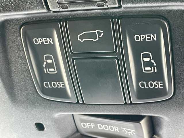 トヨタ アルファード S タイプゴールド 大阪府 2020(令2)年 5.9万km ホワイトパールクリスタルシャイン トヨタセーフティセンス/純正９インチナビ　/   フルセグTV/Bluetooth/USB/CD/DVDデッキ　/バックモニター　/１２．１インチ後席モニター/クリアランスソナー　/ブラインドスポットモニター/両側パワースライドドア　/レーダークルーズコントロール/電動リアゲート　/アイドリングストップ/前後ドライブレコーダー/オートマチックハイビーム/オットマン/純正18インチアルミホイール/純正フロアマット/プッシュスタート/スマートキー　/ＥＴＣ　/三眼ＬＥＤ