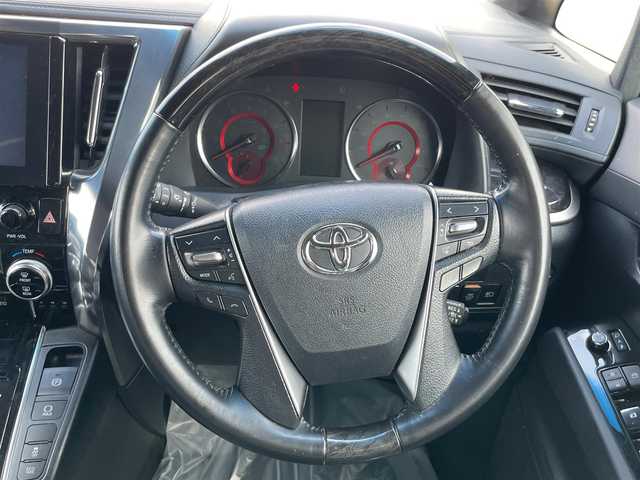 トヨタ アルファード S タイプゴールド 大阪府 2020(令2)年 5.9万km ホワイトパールクリスタルシャイン トヨタセーフティセンス/純正９インチナビ　/   フルセグTV/Bluetooth/USB/CD/DVDデッキ　/バックモニター　/１２．１インチ後席モニター/クリアランスソナー　/ブラインドスポットモニター/両側パワースライドドア　/レーダークルーズコントロール/電動リアゲート　/アイドリングストップ/前後ドライブレコーダー/オートマチックハイビーム/オットマン/純正18インチアルミホイール/純正フロアマット/プッシュスタート/スマートキー　/ＥＴＣ　/三眼ＬＥＤ